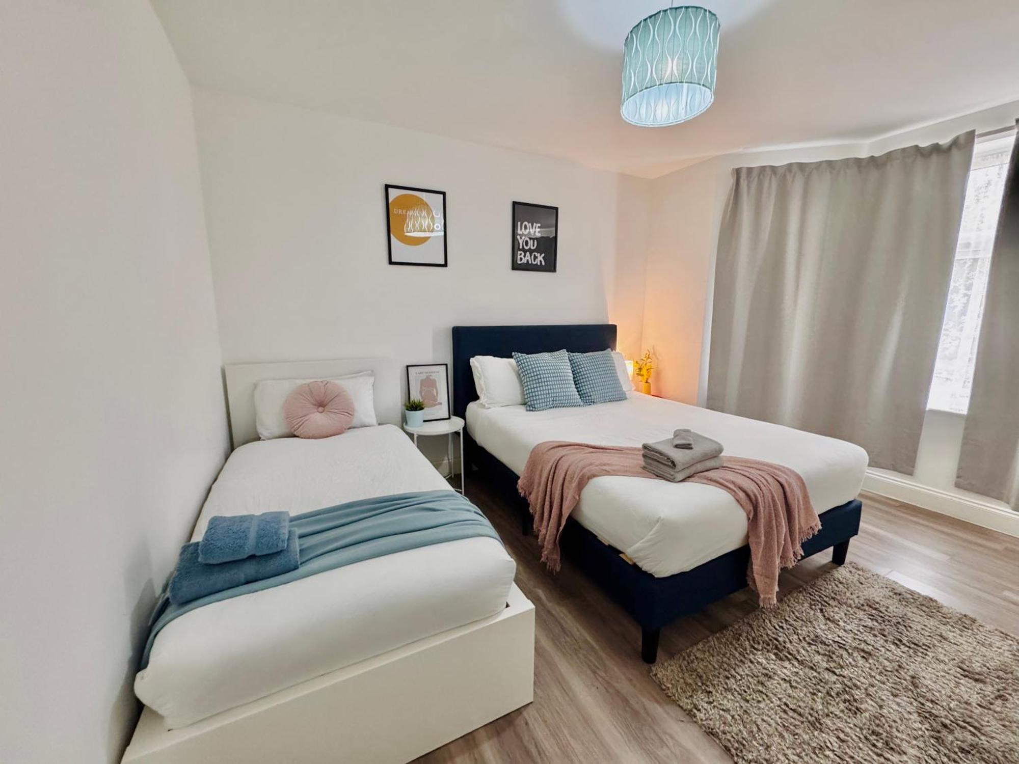 Cosy 1-Bed Flat 30Min To Central London & Parking Экстерьер фото