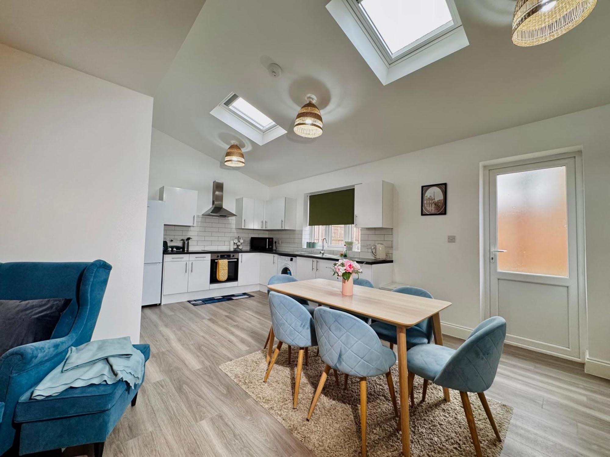 Cosy 1-Bed Flat 30Min To Central London & Parking Экстерьер фото